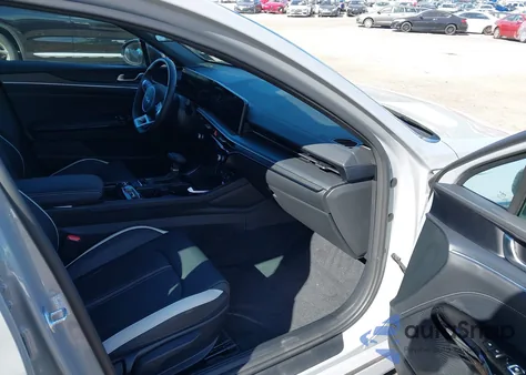 2025 Kia K5 Gt-Line из США, поврежденный, VIN KNAG64J71S5313352